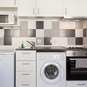 Feels Like Home Marques Modern Flat